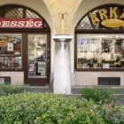 1 üzleti kép ÁRKÁD ÉDESSÉG Üzleti szolgáltatások ban/ben Esztergom KE