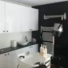 4 üzleti kép BLACK-WHITE-SZÉPSÉGSZALON Szépségszalon, kozmetika ban/ben Budapest