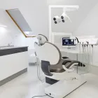 9 üzleti kép DENTYS FOGÁSZAT Sebészet ban/ben Győr GS
