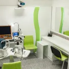2 üzleti kép EMO OPTIKA-BELVÁROSI SZEMÉSZET Optika, optikai cikkek ban/ben Szolnok JN