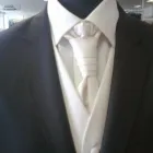 4 üzleti kép ÉRMEZEI JÓZSEF E.V. Varroda, ruhatervező ban/ben Budapest PE