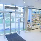 9 üzleti kép KÍGYÓ GYÓGYSZERTÁR BENU Gyógyszertárak ban/ben Győr GS