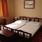 13 üzleti kép MAGYARÓSI VENDÉGHÁZ Otthon és Építőipar ban/ben Balatonlelle SO