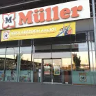 3 üzleti kép MÜLLER Üzleti szolgáltatások ban/ben Dunaújváros FE