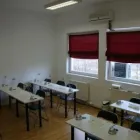 9 üzleti kép RED NAILS MŰKÖRÖM ALAPANYAG KERESKEDÉ, ÉS ELITE KÖRMÖS AKADÉMIA Körömszalon ban/ben Győr GS