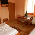 1 üzleti kép ROYAL HOTEL CSERKESZŐLŐ Motel, panzió ban/ben Cserkeszőlő JN