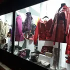 10 üzleti kép RUHATÁR - SECOND HAND & OUTLET Üzletek ban/ben Debrecen HB