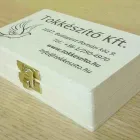 1 üzleti kép TOKKÉSZÍTŐ KFT. - DÍSZDOBOZ - NATÚR ÉS BEVONT Díszdobozok ban/ben Budapest PE