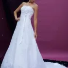11 üzleti kép WHITEWEDDING Üzletek ban/ben Pécs BA