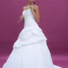 13 üzleti kép WHITEWEDDING Üzletek ban/ben Pécs BA