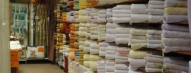 4 üzleti kép AGORA BELVÁROSI TEXTILHÁZ Üzletek ban/ben Debrecen HB