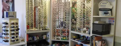 3 üzleti kép BALOGH MONIKA Optika, optikai cikkek ban/ben Debrecen HB