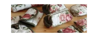 1 üzleti kép DUNASZEGI ILDIKÓ - FOLTVARRÓ MŰHELY Varroda, ruhatervező ban/ben Székesfehérvár FE