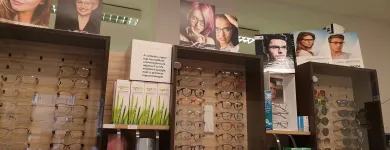 3 üzleti kép EGYES OPTIKA Optika, optikai cikkek ban/ben Budapest PE