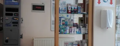 24 üzleti kép HANSÁG GYÓGYSZERTÁR Gyógyszertárak ban/ben Kapuvár GS