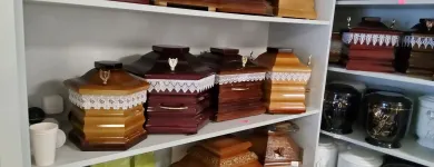 2 üzleti kép IN MEMORIAM TEMETKEZÉSI KFT. KOMÁROM Temetkezés ban/ben Komárom KE