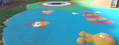 3 üzleti kép JÁTSZÓTÉR BAKONY UTCA Sport & Szabadidő ban/ben Székesfehérvár FE