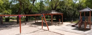 3 üzleti kép JÁTSZÓTÉR (ZICHY LIGET) Sport & Szabadidő ban/ben Székesfehérvár FE