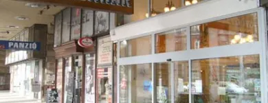 3 üzleti kép KÍGYÓ GYÓGYSZERTÁR Gyógyszertárak ban/ben Budapest PE