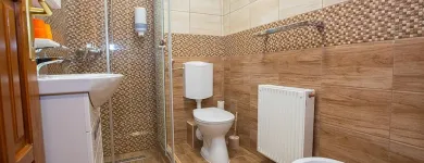 2 üzleti kép KIS PANZIÓ Termálfürdő, gyógyfürdő ban/ben Hajdúszoboszló HB