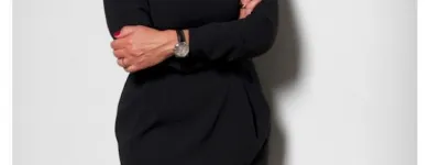 2 üzleti kép KOCSÁR VALÉRIA DIVATTERVEZŐ-STYLING Varroda, ruhatervező ban/ben Debrecen HB