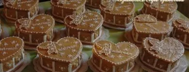 12 üzleti kép MÉZESAJÁNDÉK Üzleti szolgáltatások ban/ben Kapuvár GS