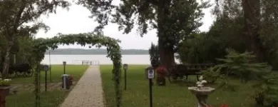 11 üzleti kép MÓNIKA PANZIÓ-TATA Motel, panzió ban/ben Tata KE