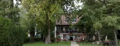 14 üzleti kép MÓNIKA PANZIÓ-TATA Motel, panzió ban/ben Tata KE