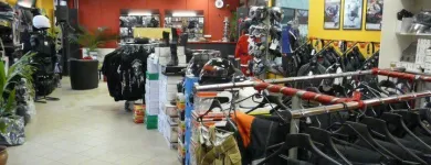 4 üzleti kép MOTOBOX MOTOROS ÁRUHÁZ - MOTOROSBOLT Üzletek ban/ben Pécs BA