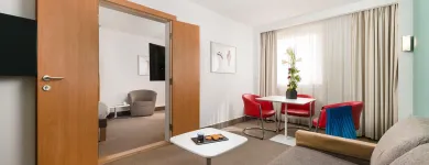 3 üzleti kép NOVOTEL BUDAPEST CITY & BUDAPEST CONGRESS CENTER Szállodák ban/ben Budapest PE