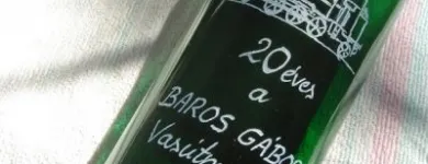 13 üzleti kép NYIRŐ ZSOLT ÜVEGCSISZOLÓ Üzleti szolgáltatások ban/ben Tapolca VE