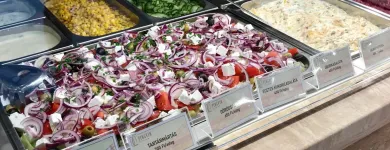 4 üzleti kép PINGVIN ÉTTEREM ÉS HIDEGKONYHA KOMÁROM Éttermek ban/ben Komárom KE