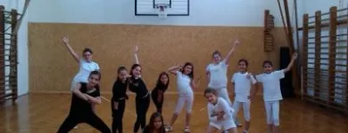 6 üzleti kép REVANS TÁNC Tábor, erdei iskola ban/ben Budapest PE