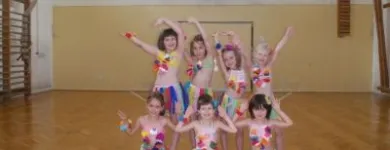 11 üzleti kép REVANS TÁNC Tábor, erdei iskola ban/ben Budapest PE