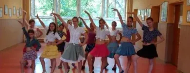 14 üzleti kép REVANS TÁNC Tábor, erdei iskola ban/ben Budapest PE