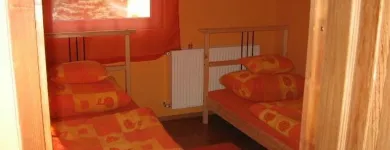 4 üzleti kép SZÁLLÁS TATA Üzleti szolgáltatások ban/ben Tata KE