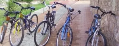 8 üzleti kép SZÁLLÁS TATA Üzleti szolgáltatások ban/ben Tata KE