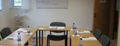 2 üzleti kép VELEM96 NYELVISKOLA Oktatás ban/ben Székesfehérvár FE