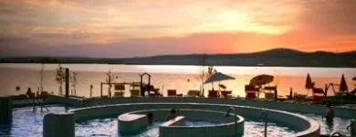3 üzleti kép VELENCE RESORT & SPA**** SZÁLLODA ÉS WELLNESSFÜRDŐ Termálfürdő, gyógyfürdő ban/ben Velence FE