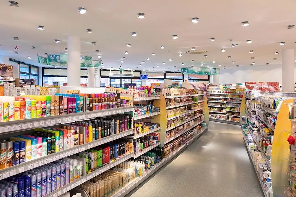 1 üzleti kép DM-DROGERIE MARKT KFT.