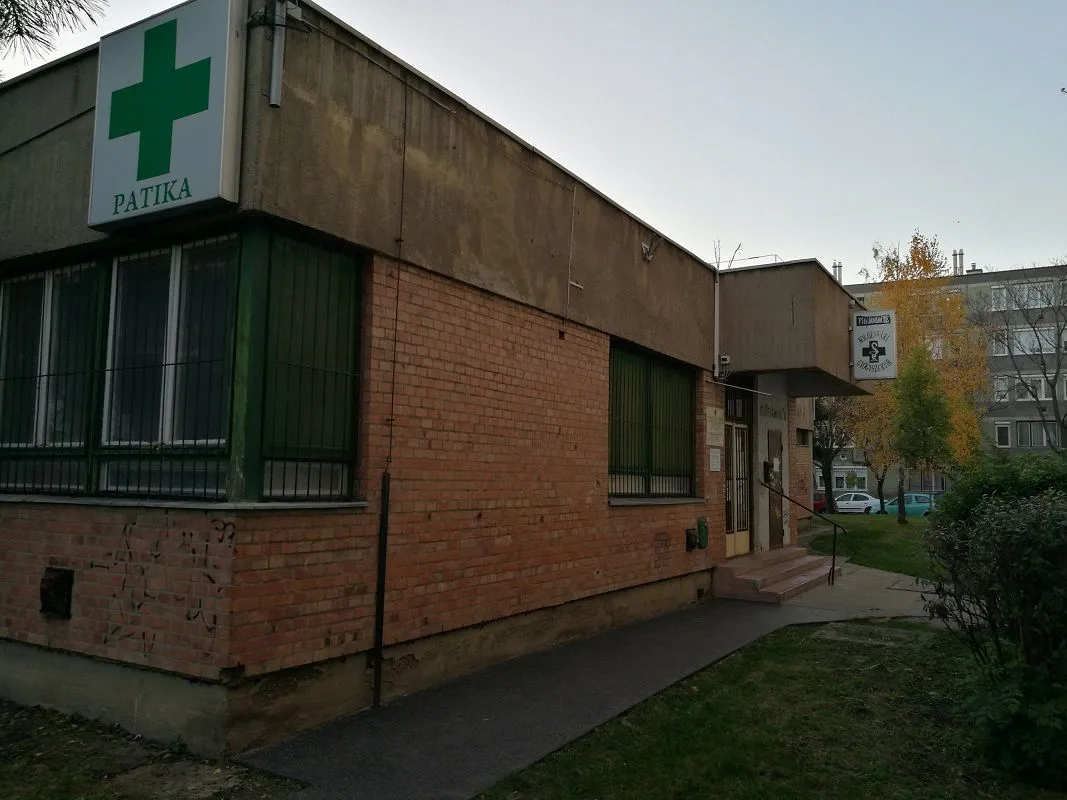 2 üzleti kép KOLOZSVÁRI GYÓGYSZERTÁR