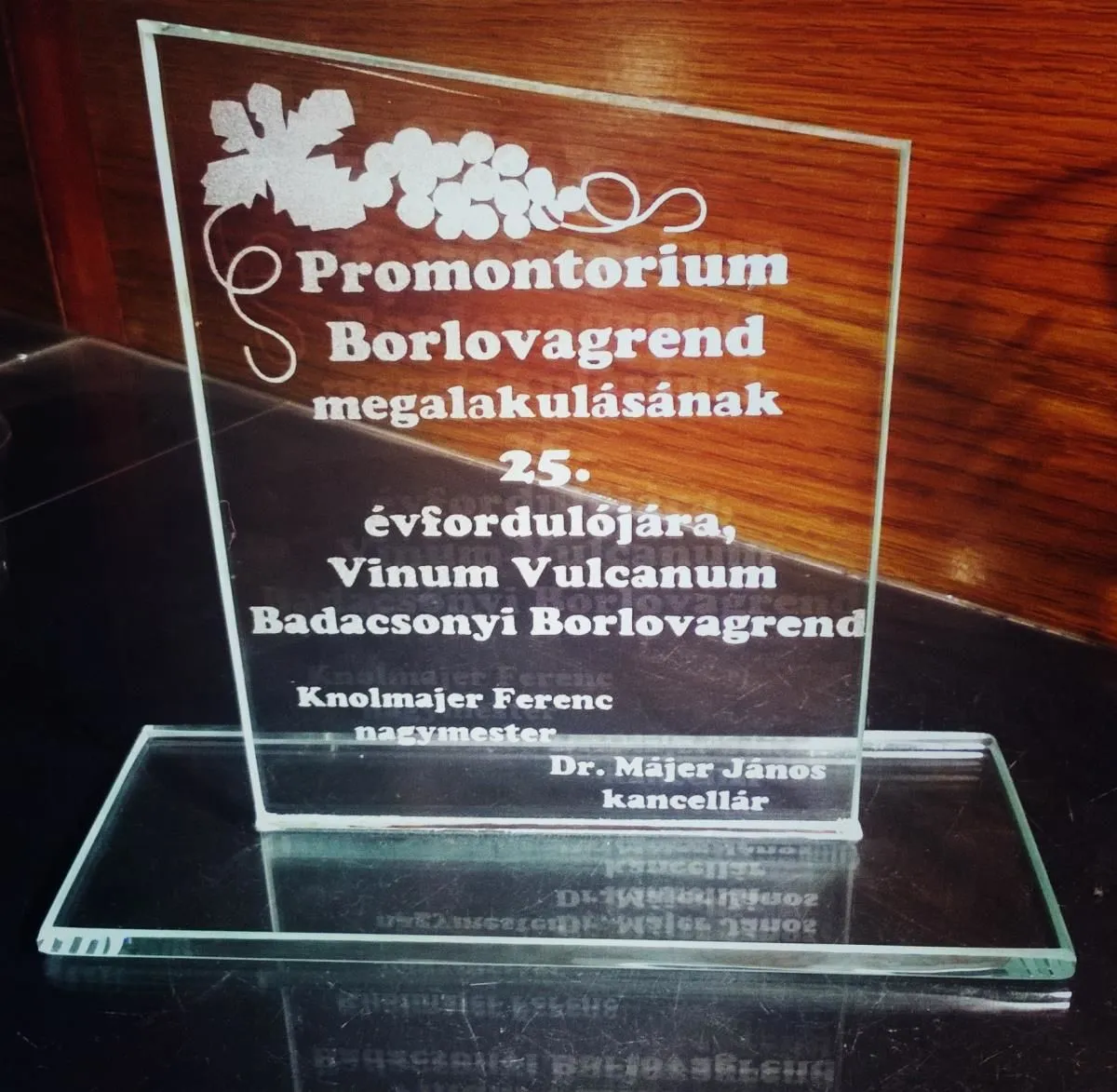 6 üzleti kép NYIRŐ ZSOLT ÜVEGCSISZOLÓ