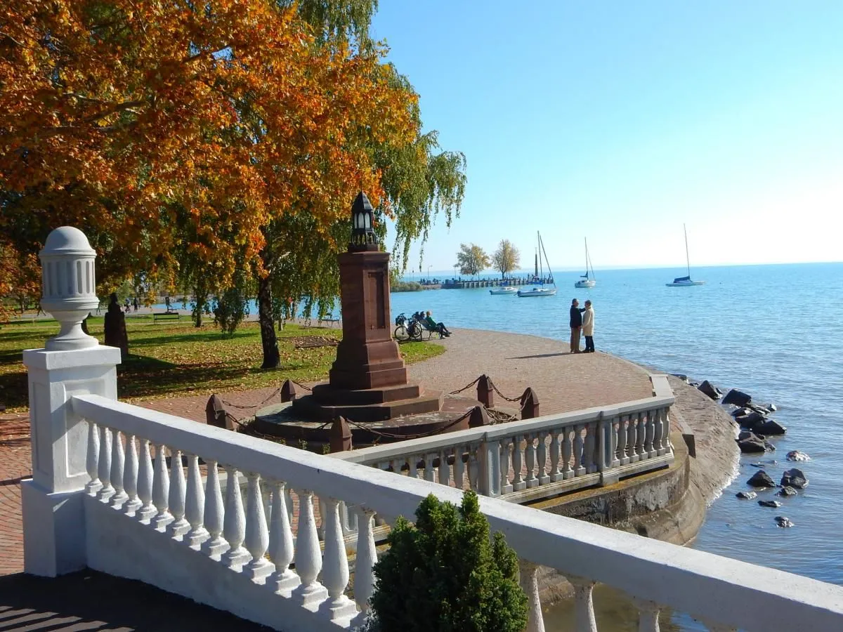 2 üzleti kép BALATONALMALMÁDI APARTMAN SZÁLLÁS OLCSÓN