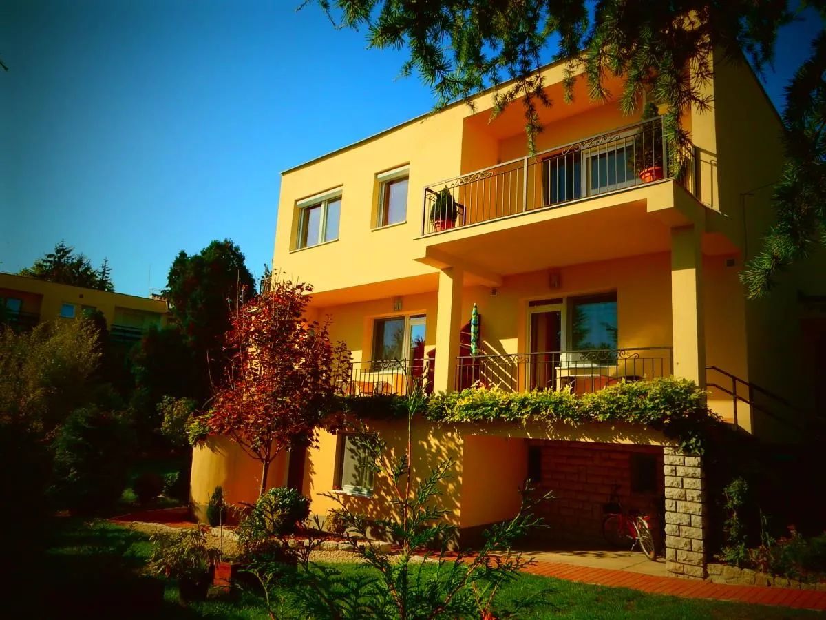 7 üzleti kép BALATONALMALMÁDI APARTMAN SZÁLLÁS OLCSÓN