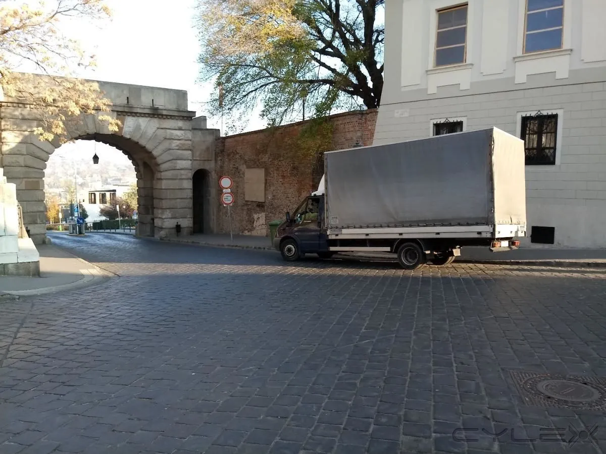 19 üzleti kép KÖLTÖZTETÉS - ÁRUSZÁLLÍTÁS