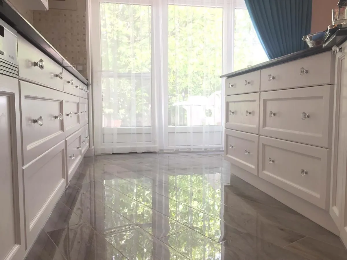 5 üzleti kép REFORM INTERIORS