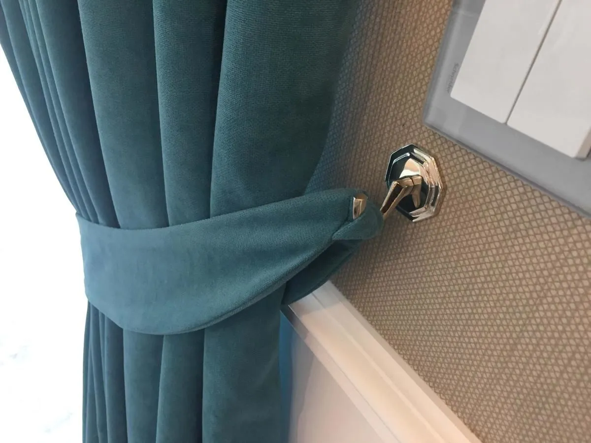 7 üzleti kép REFORM INTERIORS