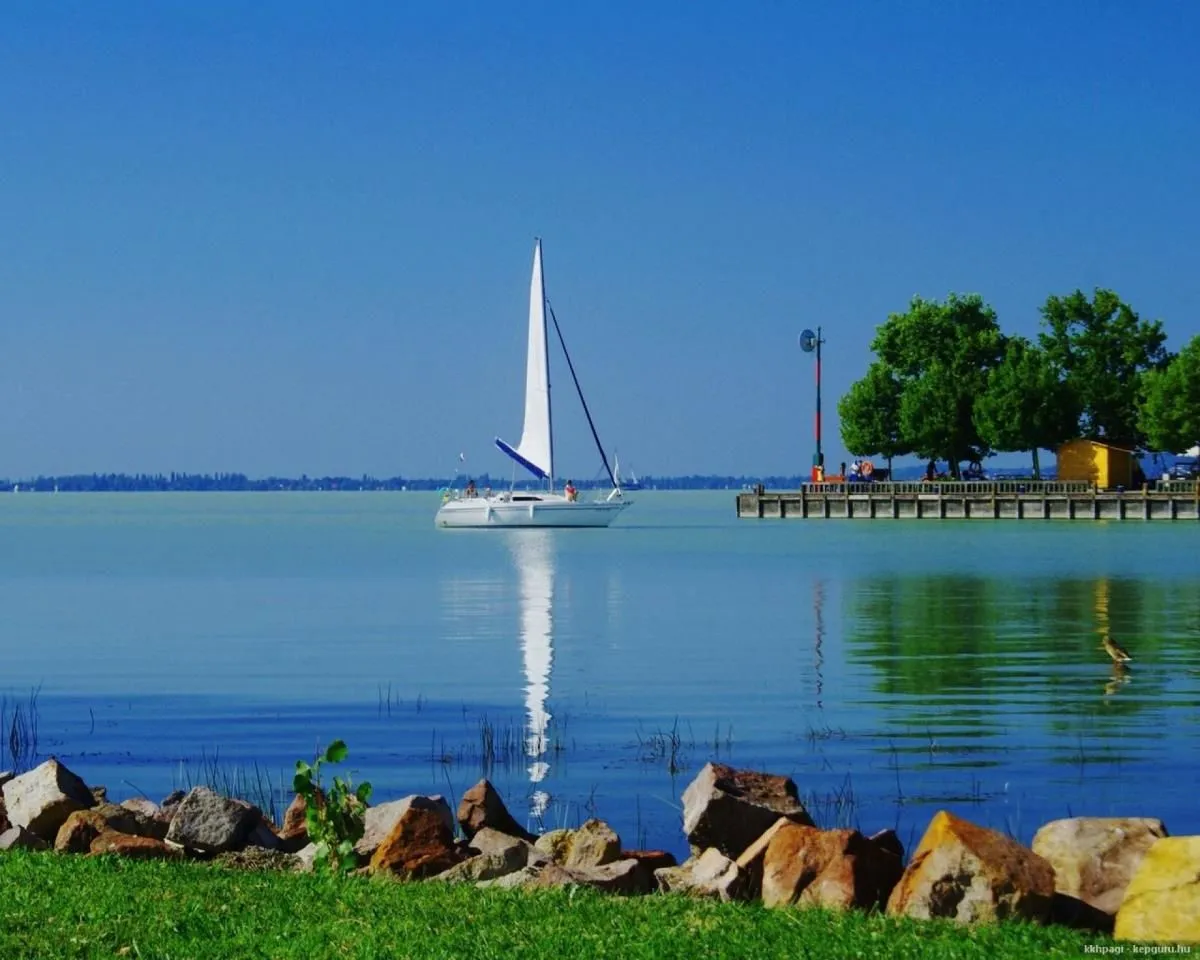 3 üzleti kép BALATONALMALMÁDI APARTMAN SZÁLLÁS OLCSÓN