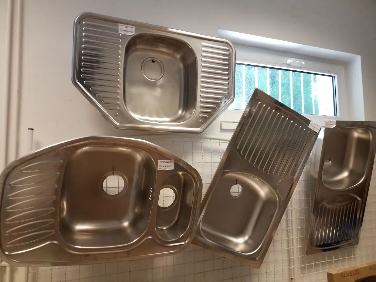 3 üzleti kép STADION SZERELVÉNYBOLT