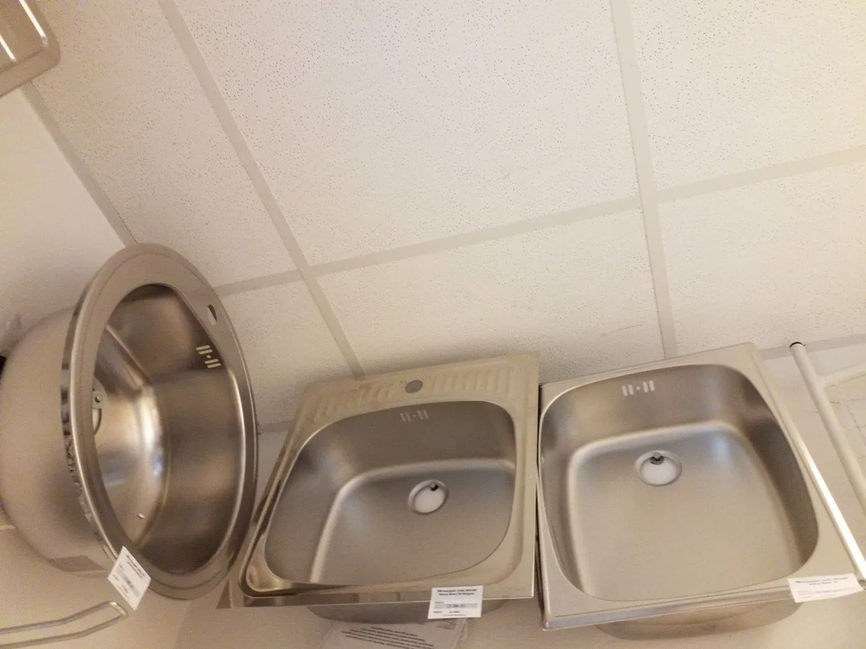 6 üzleti kép STADION SZERELVÉNYBOLT